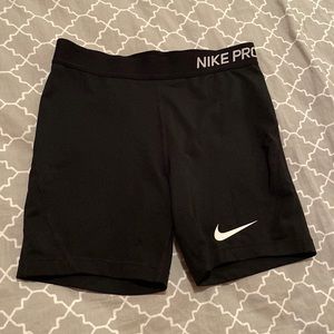 girls extra large nike pros